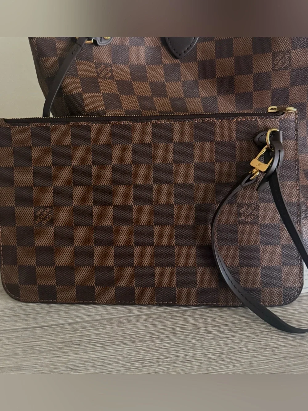 Louis Vuitton Damier Ebene Neverfull Pochette
